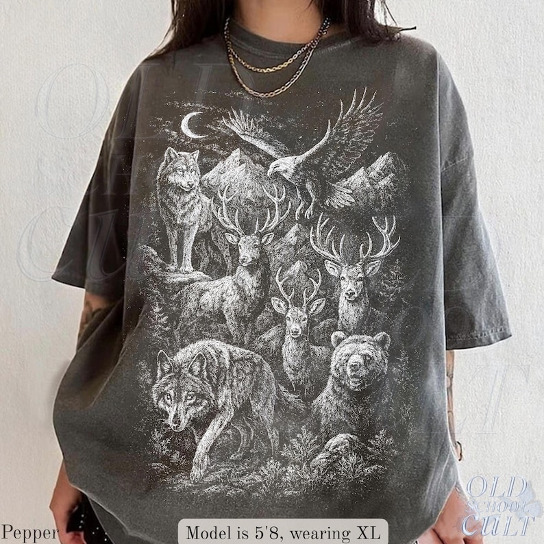 Koszulka z nadrukiem Wildlife Forest Animal, Koszulka z motywem wilka, jelenia, niedźwiedzia, Czarna koszulka Comfort Colors®, Bluzka myśliwska w stylu vintage, Rustykalny prezent na zewnątrz zdjęcie 2