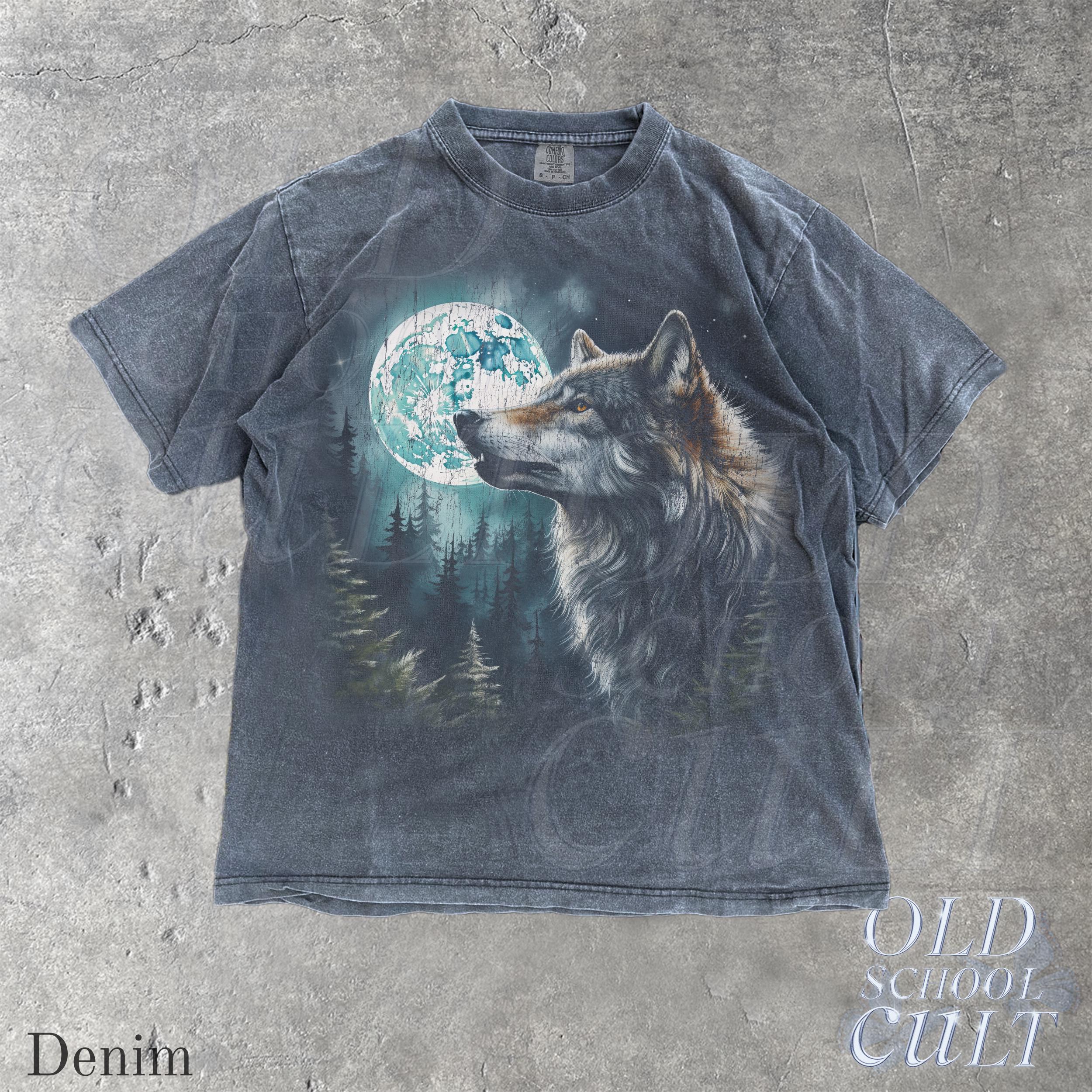 Vintage Wolf 90s Graphic Shirt, Wolf Lovers Retro Tee, 2000s