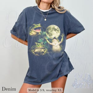 Frog Moon Vintage Graphic T Shirt, Retro Amphibian Nature Tee, Cottagecore Gift Denim