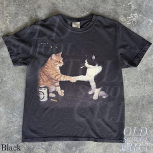 T-shirt graphique chats fumeurs, t-shirt chat vintage poing bosse, chemises Streetwear rétro, haut chaton drôle, t-shirt unisexe surdimensionné avec de la bière fraîche image 7