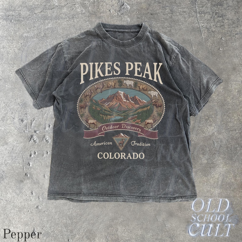 Vintage Pikes Peak Colorado Graphic Tshirt, Retro Comfort Colors® Mountain Outdoor 90s Nostalgia Camping Unisex Shirt Pepper