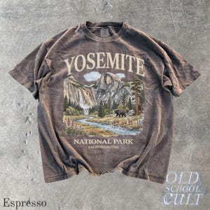 Camiseta vintage com estampa do Parque Nacional de Yosemite dos anos 90, modelo retrô Comfort Colors® com urso da vida selvagem da Califórnia, unissex. Espresso
