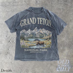 Grand Teton National Park Vintage jaren 90 grafisch T-shirt, retro Comfort Colors® Wyoming Mountain Lake USA nostalgia Moose uniseks T-shirt Denim