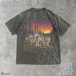 Vintage Wolf Pack 90s Graphic T Shirt, Retro Forest Rustic Outdoor Animal Nature Tee Moss