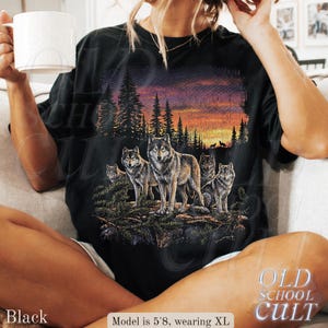 Vintage Wolf Pack 90s Graphic T Shirt, Retro Forest Rustic Outdoor Animal Nature Tee Black