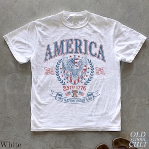 Camiseta vintage estadounidense con águila patriótica, camiseta del Día de la Independencia de EE. UU., camiseta gráfica del 4 de julio, camiseta "Una nación bajo Dios" estilo retro estadounidense. White