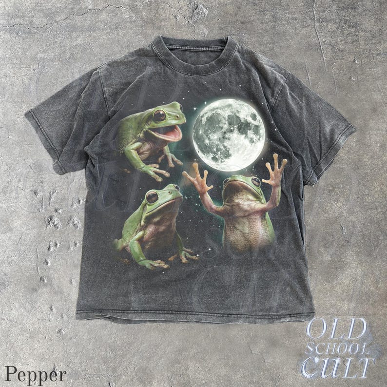 Frog Howling Frog Howling at Moon Vintage 90s Graphic T Shirt, Retro Cottagecore ...