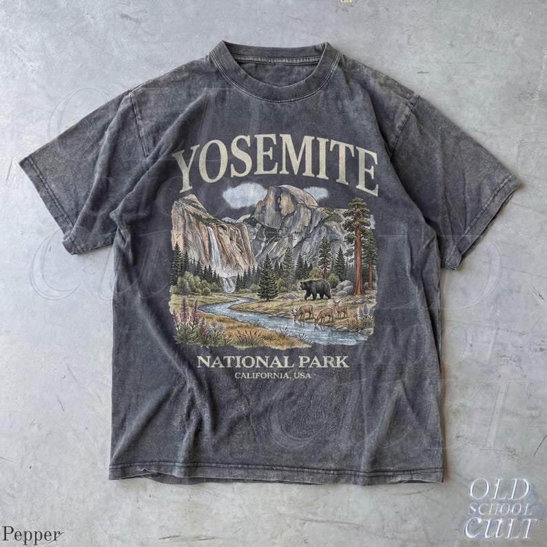 Camiseta vintage com estampa do Parque Nacional de Yosemite dos anos 90, modelo retrô Comfort Colors® com urso da vida selvagem da Califórnia, unissex. Pepper