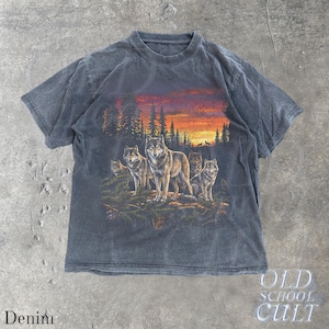 Vintage Wolf Pack 90s Graphic T Shirt, Retro Forest Rustic Outdoor Animal Nature Tee Denim