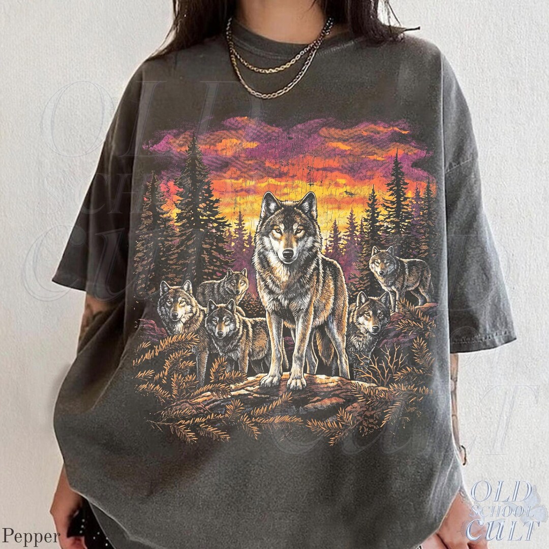 Vintage Wolf Pack 90s Graphic T Shirt, Retro Wolves Forest Animal ...