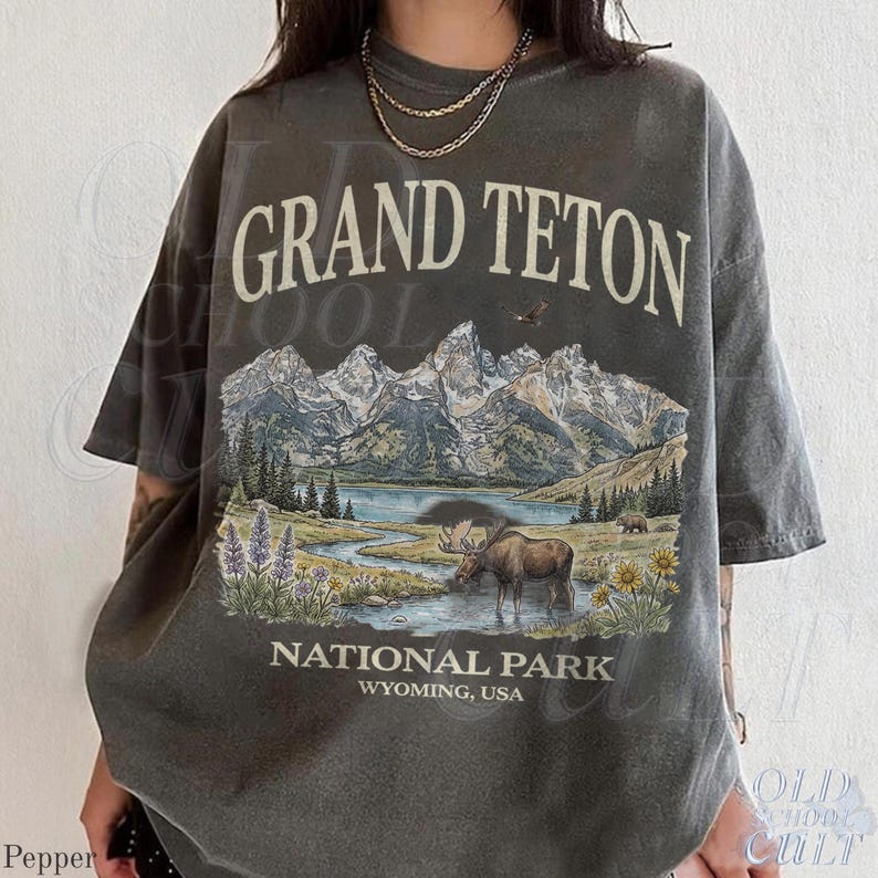 Grand Teton National Park Vintage jaren 90 grafisch T-shirt, retro Comfort Colors® Wyoming Mountain Lake USA nostalgia Moose uniseks T-shirt afbeelding 6
