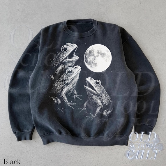 Frog Howling to Moon Vintage 90s Style Sweatshirt, Retro Frog