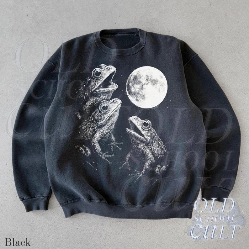 Frog Howling Frog Howling to Moon Vintage 90s Style Sweatshirt, Retro Frog Pullover ...