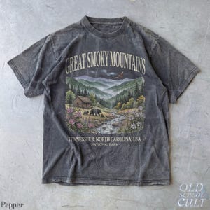 Great Smoky Mountains National Park Vintage 90er Jahre Grafik-Shirt, Retro Comfort Colors®Mountain Cabin Bear USA Nostalgie Unisex T-Shirt Pepper