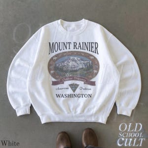 Retro Mount Rainier Washington Sweatshirt, Vintage 90s American Tradition Pacific Northwest Crewneck, Nostalgia Hiking Old School Gift White