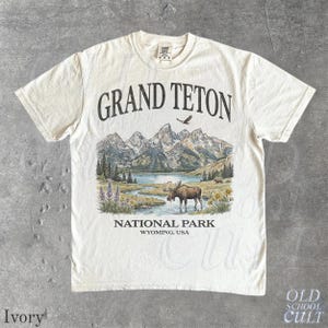 Grand Teton National Park Vintage jaren 90 grafisch T-shirt, retro Comfort Colors® Wyoming Mountain Lake USA nostalgia Moose uniseks T-shirt afbeelding 8