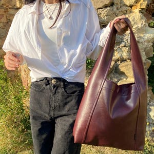Sac en cuir végétalien écologique aux couleurs tendance (bordeaux, vert foncé, marron vintage, jaune beurre et noir)
