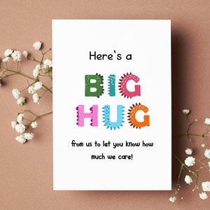 Hier is een grote knuffel wenskaart | Aanmoedigingskaart | Geef om je Wenskaart | Ik mis je kaart | Ik denk aan je kaart | Dikke knuffel cadeaus