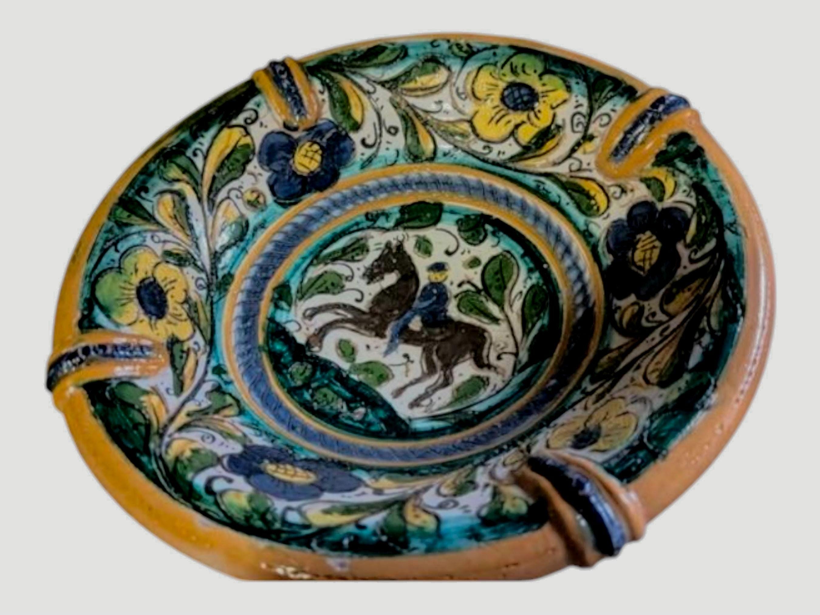 スペイン陶芸品 飾り皿 金彩花蝶図 IRABIA 手描き在銘1992年作品 藍地色絵金彩花文鉢 | イラン、カシャーン | 収蔵品詳細 | 作品
