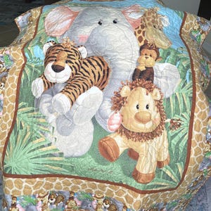 NEW - Handmade - Jungle Babies Quilt 41&quot; x 50&quot; Baby/Toddler/Child Lap Throw Couch Cuddle Room Decoration Lion Elephant Monkey Tiger Hippo
