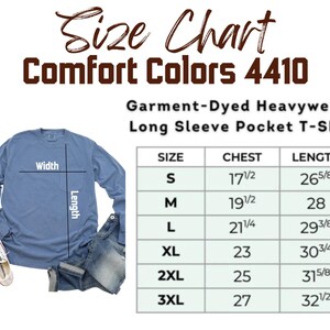以下が含まれることがあります： コンフォートカラーズ4410のロングスリーブポケットTシャツのサイズ表。表には、Sから3XLまでのサイズと、それに対応する胸囲と着丈のインチが表示されています。