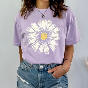 Comfort Colors Daisy Shirt, Wildflower Tshirt , Floral Tshirt, Cute Boho Shirt, Comfort Colors Flower Tshirt, Women's Plant Tee