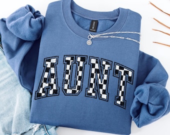 Checkered Aunt Sweatshirt, Cute Retro Auntie Crewneck, New Aunt Gift, Pregnancy Announcement, Mothers Day Gift, Trendy Vintage Aunt Sweater