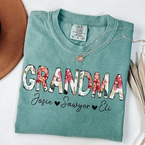 Custom Grandma Shirt, Grandma Est 2025 Shirt, Comfort Colors Grandma Shirt, Gift for Grandma, Pregnancy Announcement, Mother&#39;s Day, Grandma
