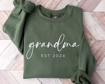 Personalized Grandma Est Sweatshirt, Custom Grandma Crewneck, Gift for Grandma, Grandma est 2024, Pregnancy Announcement, Grandma Gift