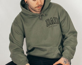Personalized Dad Sweatshirt, Dad Est 2026 Hoodie, Custom Dad, Pregnancy Announcement for Dad, Gift for Dad, Father's Day Shirt, New Dad Gift