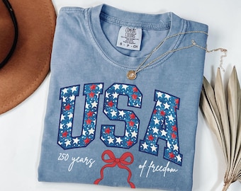 USA 250th Anniversary Graphic T-Shirt, Vintage Patriotic Comfort Colors Tee, Coquette Americana Fourth of July Shirt, Trendy July 4th Gift