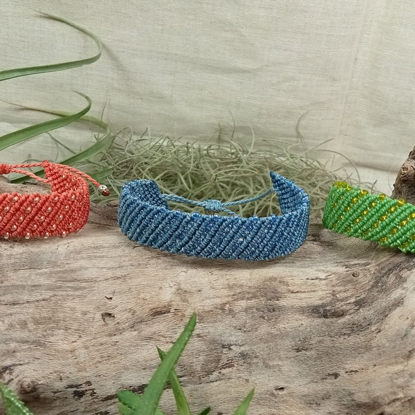 Bracelets en micro macramé et perles de rocailles