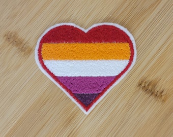 Toppa ricamata a cuore LESBIAN / PRIDE - Termoadesiva/Cucibile 3" / LGBTQ+