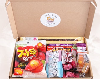 Yum Yum Assorted Korean Sweets and Snack Letterbox Taster Pack - Asian Selection Food Hamper - Gift for Kpop Fans