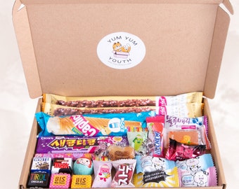 Yum Yum Japanese and Korean Sweet Selection Box - Asian Letterbox Taster Set - Gift for Kpop Lovers