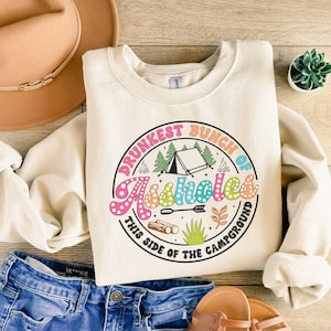 El grupo de imbéciles más borrachos de este lado del campamento PNG/ PNG divertido/ PNG de verano/ Aventura familiar Png/ Diseño de camping al aire libre/ Vintage