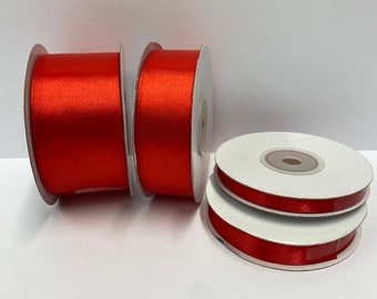 Rotoli di nastro di raso rosso da 25 metri nelle dimensioni 6 mm, 12 mm, 25 mm, 38 mm. Monofacciale con texture diversa su ciascun lato. Ottimo rapporto qualità/prezzo (007)