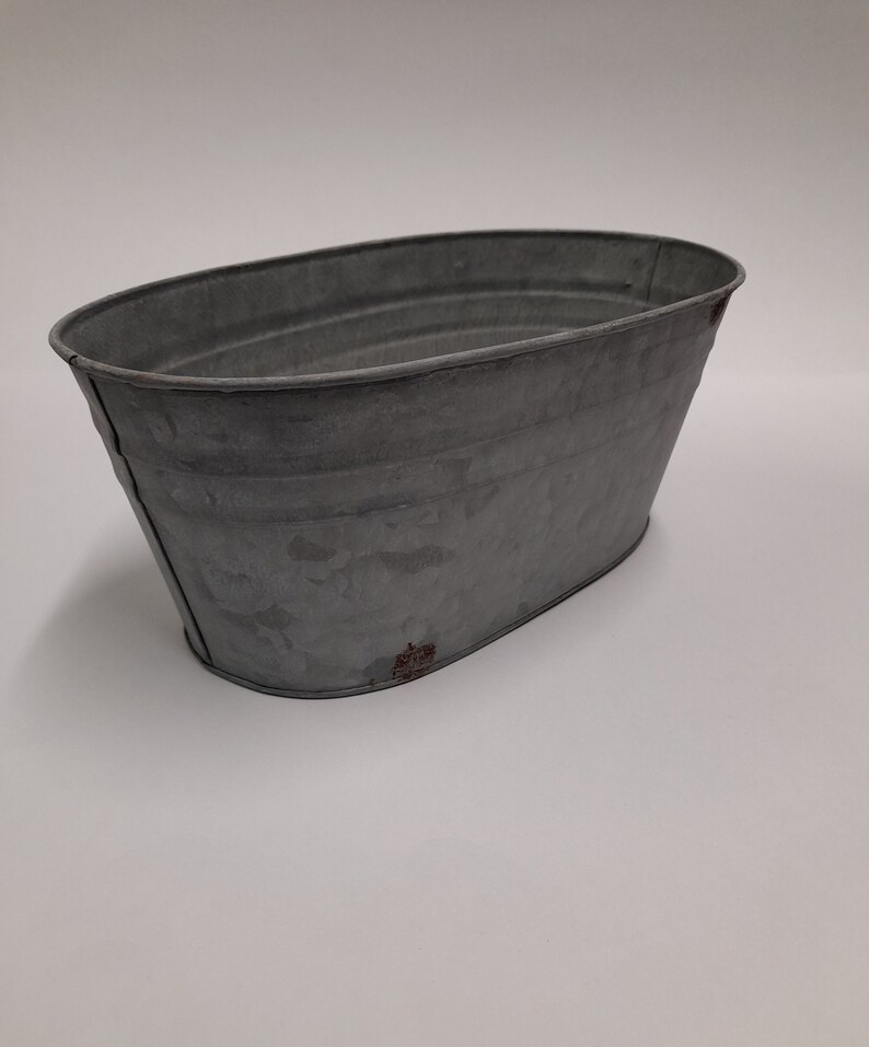 Oval Galvanised Metal Trough. Chartwell Retro Design, an Aged Look