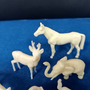 vintage Lot Domestic and Wild Animals figurines haut de gamme offertes par Amparo Flour Portugal 50's image 4