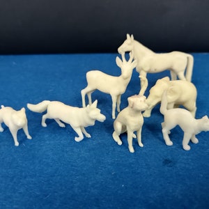 vintage Lot Domestic and Wild Animals figurines haut de gamme offertes par Amparo Flour Portugal 50's image 1