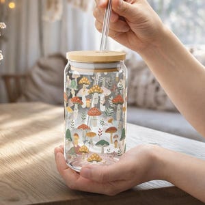 Wild Mushrooms Sipper Glass Mushroom Botanical 16oz Can Glass with Lid and Straw Boho Mushroom Lover Glass Tumbler Gift Cold Brew Glass Gift