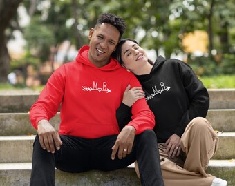 Personalized Couples Hoodie Custom Initials Love Arrow Unisex Hoodies Couple Anniversary Gifts Cute Matching His and Her Sweatshirts Names