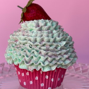 cupcakes, fake cupcakes, faux cupcakes, artificial cupcakes, fake food, pink cupcakes, mint cupcakes, polka dot cupcakes, photo props, props