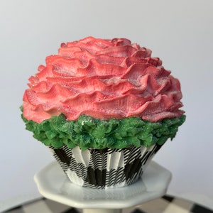 cupcakes, fake cupcakes, faux cupcakes, artificial cupcakes, fake food, fake desserts, artificial desserts, artificial food, faux desserts