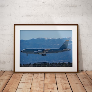 Flying Gas station - KC-135 Wall Art - Aerial Refuler Photographic Print