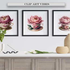 Puede incluir: Tres impresiones enmarcadas de peon&iacute;as rosas en tazas de t&eacute;, con fondo blanco. Las impresiones se muestran en una pared blanca sobre un gabinete de madera.