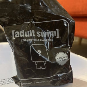 MYSTÈRE ! Figurine de natation adulte de collection 2021 (Carl's Jr./Hardee's)