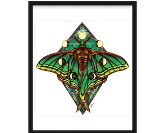 Puede incluir: Una polilla verde y marrón con un patrón geométrico de lunas y estrellas en forma de diamante. La polilla está rodeada por un patrón geométrico verde y dorado.