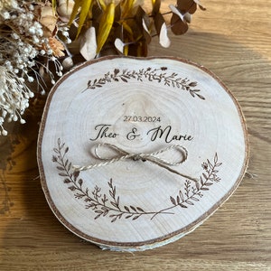 Tree disc wedding ring holder with engraving and dried flowers ring pillow wedding rings, wooden disc wedding marriage couple gift man and woman