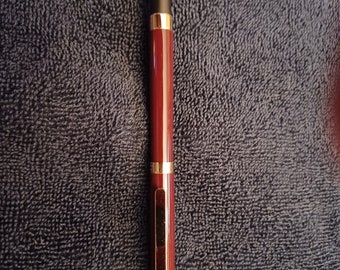 Pluma estilográfica Montblanc Noblesse Bordeaux 18kt plumín F